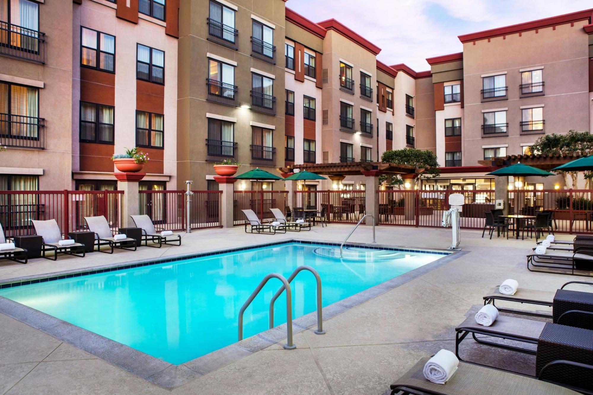 Residence Inn Los Angeles Burbank/Downtown Exterior photo